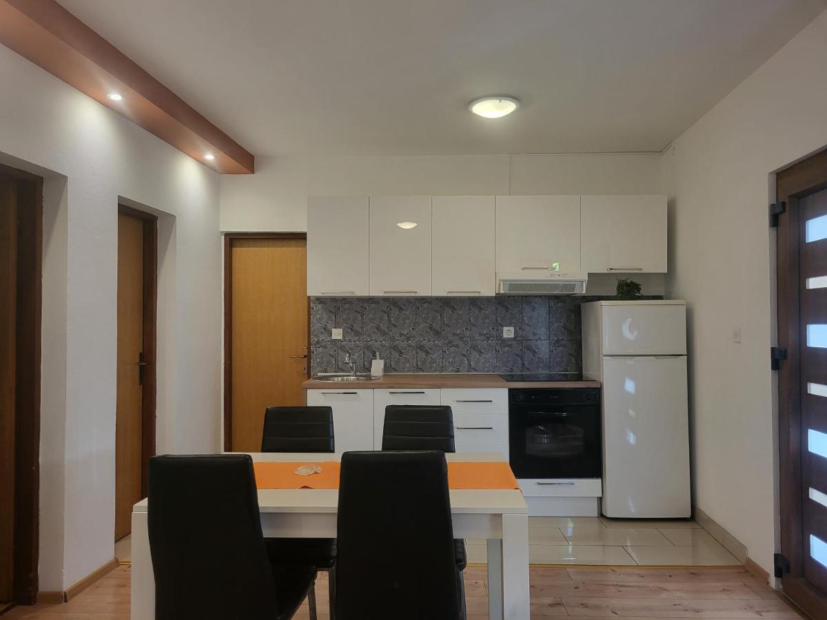 Apartments Lola ビオグラード・ナ・モル エクステリア 写真